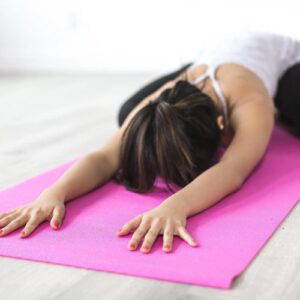 Leer alles over yin yoga, zodat je het thuis zelf kan doen